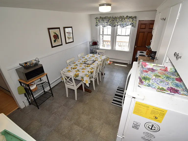 41 Caswell St — Photo 11