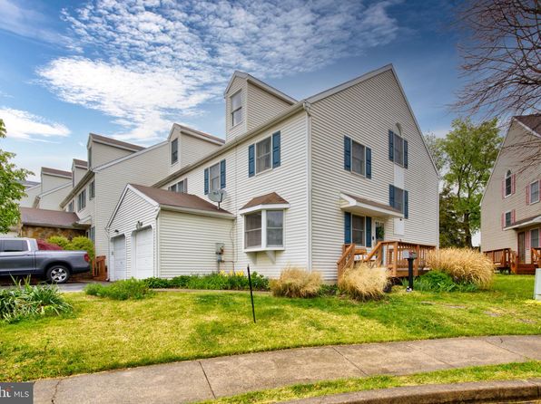196 W 8th St, Red Hill, PA 18076