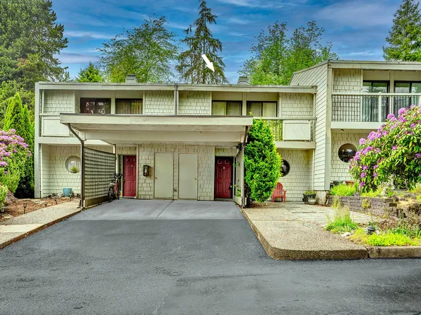 22715 Lakeview Dr APT J2, Mountlake Terrace, WA 98043