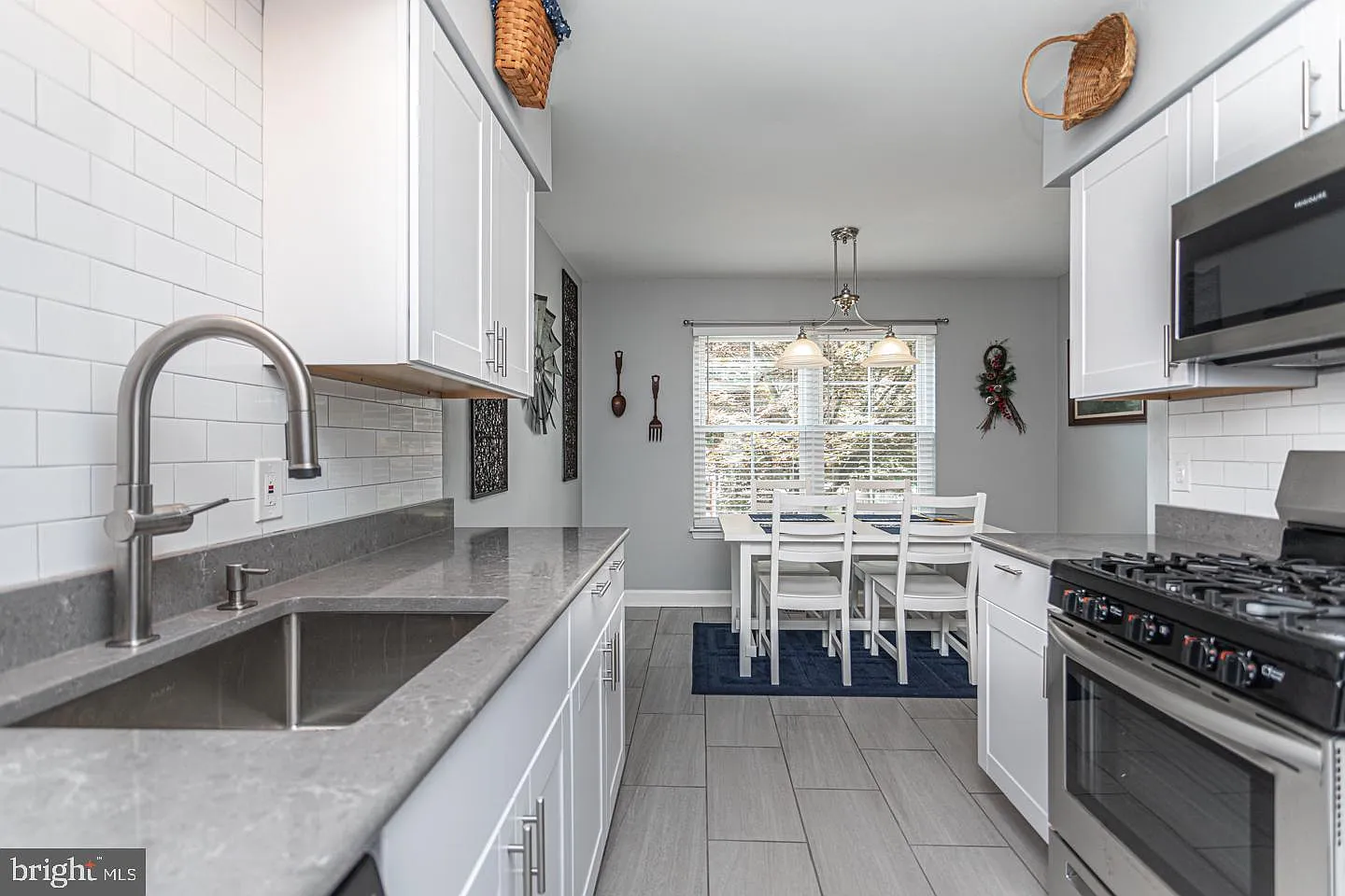 1299 Eric Ln — Photo 4