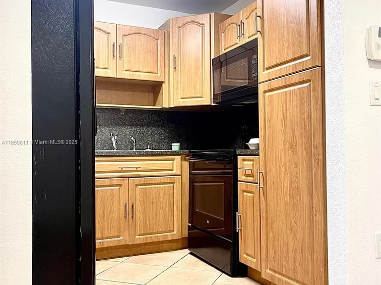 3021 W 76th St #C-101 — Photo 2