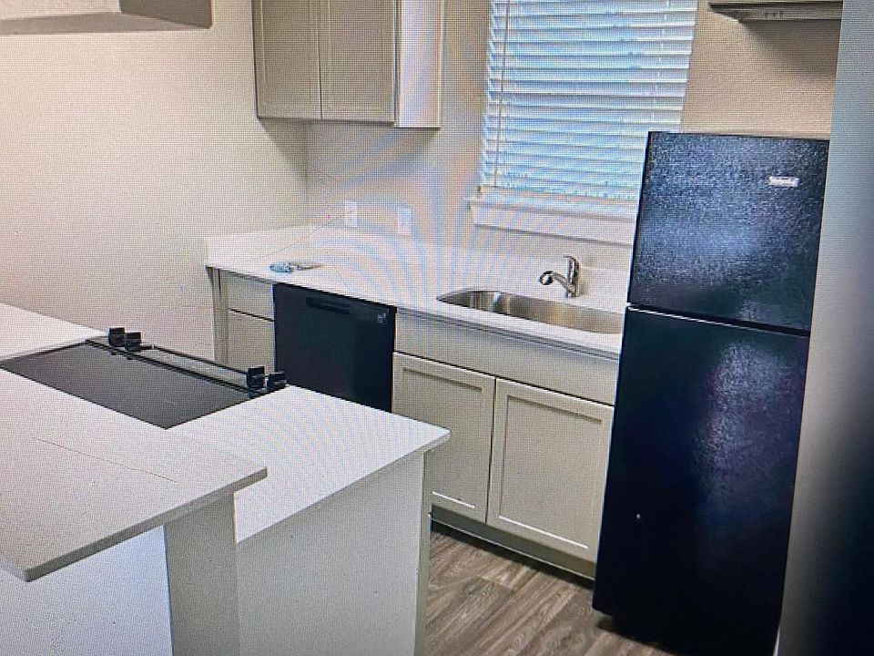 1st image of 4860 SW Military Dr #1