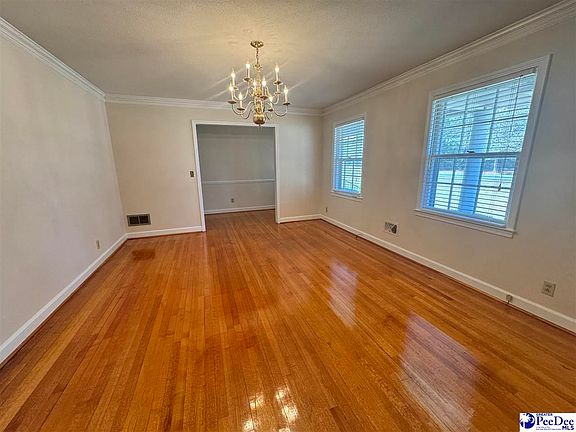 4th image of 1700 Bellevue Dr