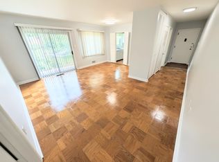 10607 Weymouth St APT 204, Bethesda, MD 20814