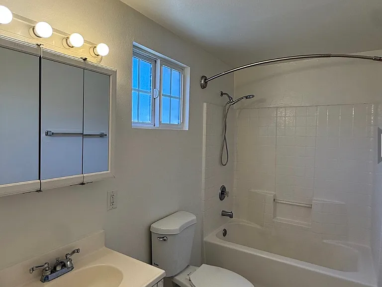 2473 Lawton Ave #2 — Photo 5