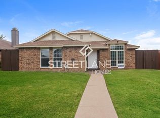 2921 Spinner Ln, Grand Prairie, TX 75052