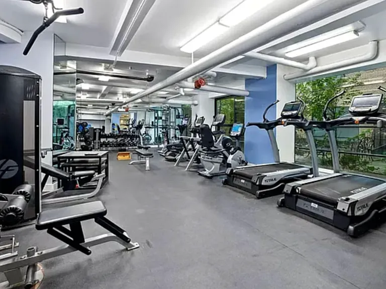 230 Riverside Dr #2G — Photo 8