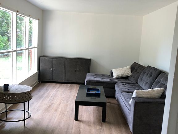 5th image of 9709 Greystone Ave