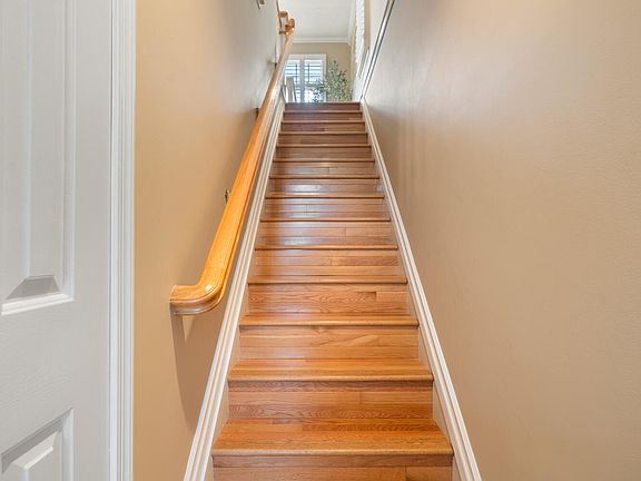 3rd image of 320 Southwinds Drive #20