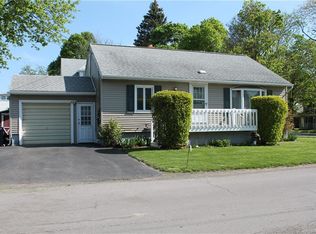 49 Prospect St, Lockport, NY 14094