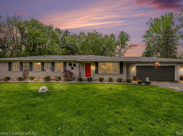 6905 W Church St, Clarkston, MI 48346