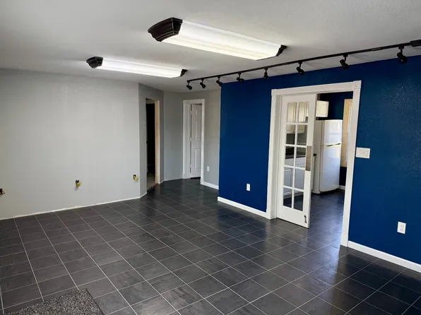 120 W 2nd St, Bird City, KS 67731