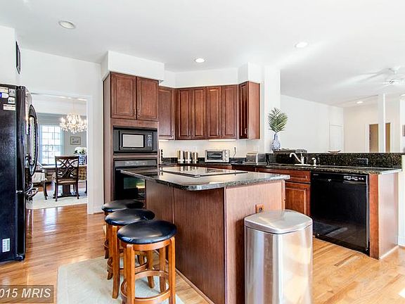3rd image of 42864 Sidney Pl