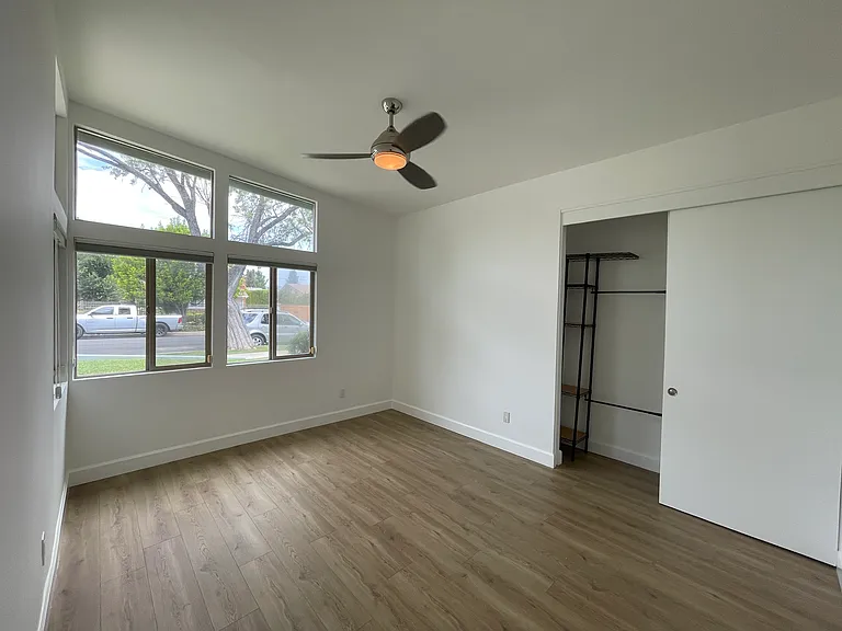 22526 Friar St — Photo 20