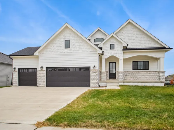 2422 SE 5th St, West Des Moines, IA 50265