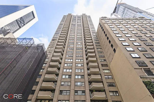 Rented by CORE | media 16