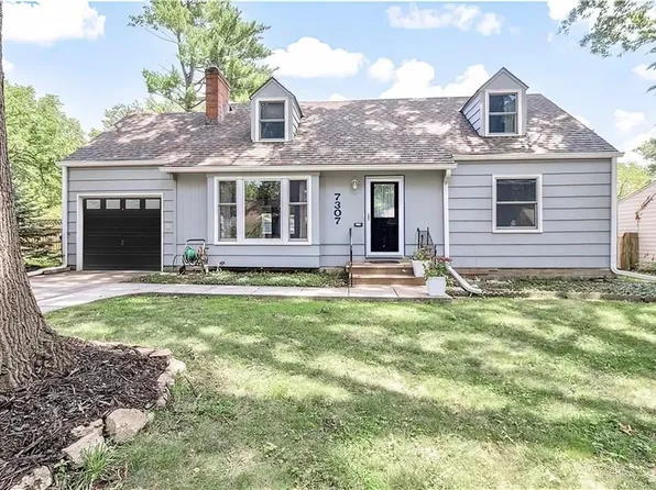 7307 Rosewood St, Prairie Village, KS 66208