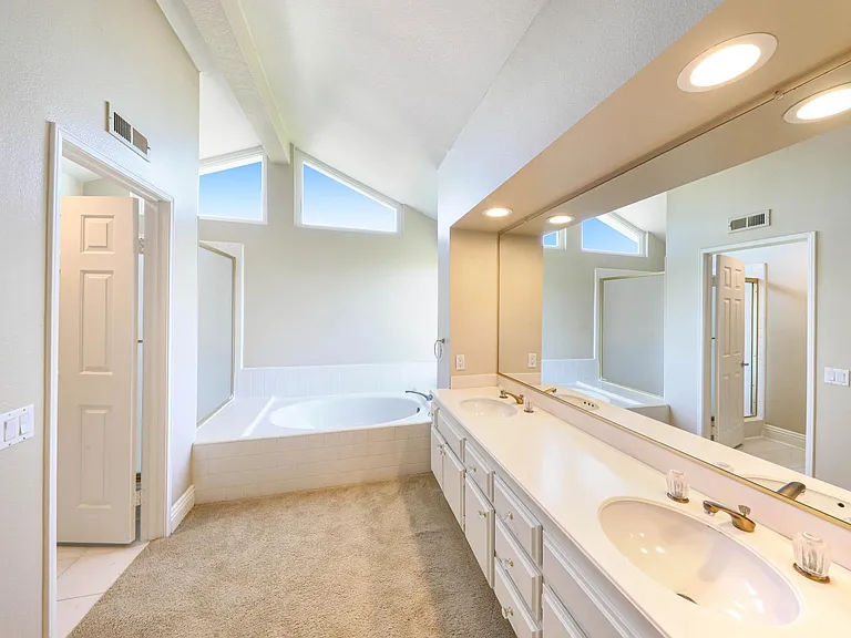 25721 Weston Dr — Photo 17