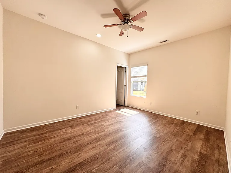 3485 Alister Ave SW — Photo 17