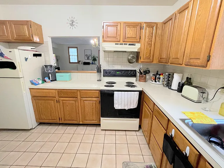 1052 Chestnut St — Photo 10
