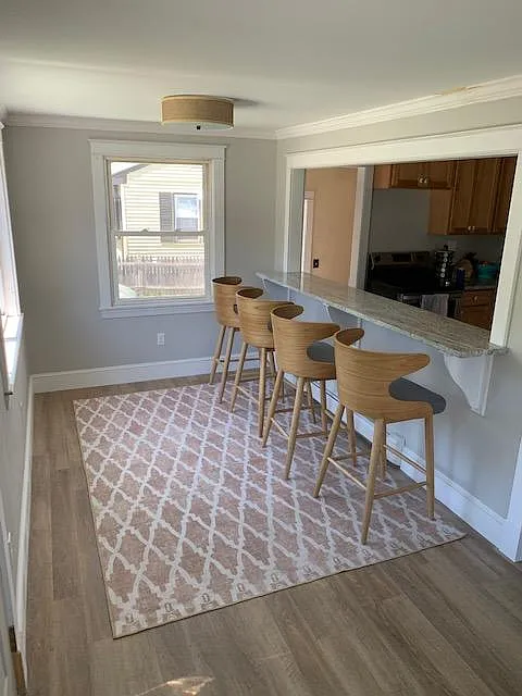 2 bed, 870 sqft, $2,800 — Photo 2