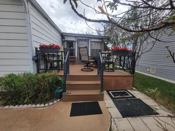 4260 74th St N #377, West Palm Beach, FL 33404