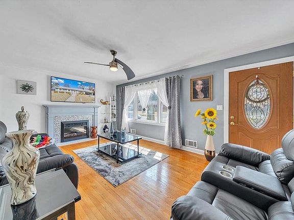 4th image of 3325 Fleetwood Ave