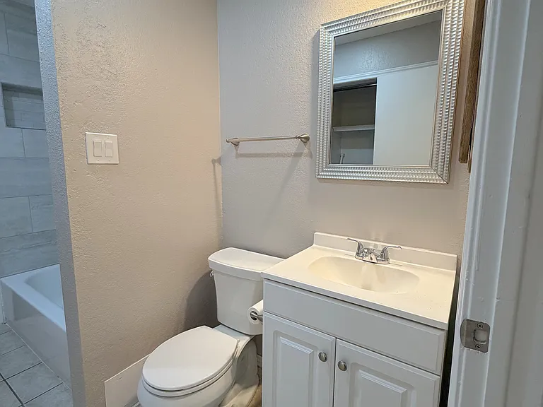 405 Augustine Dr — Photo 15