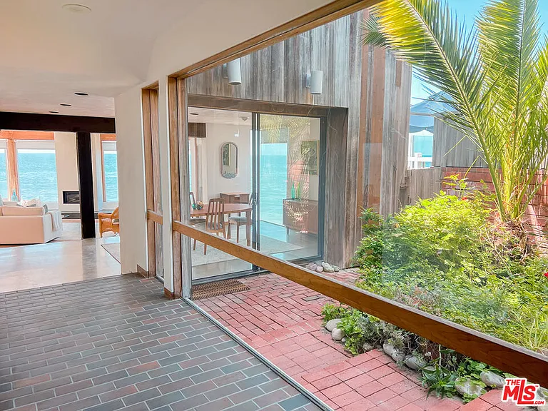 24150 Malibu Rd — Photo 14