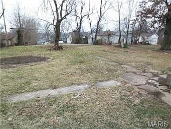 3rd image of 6726 Roberts Ave