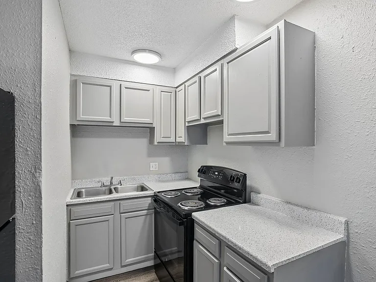 Pleasant Grove Apartments — Photo 11