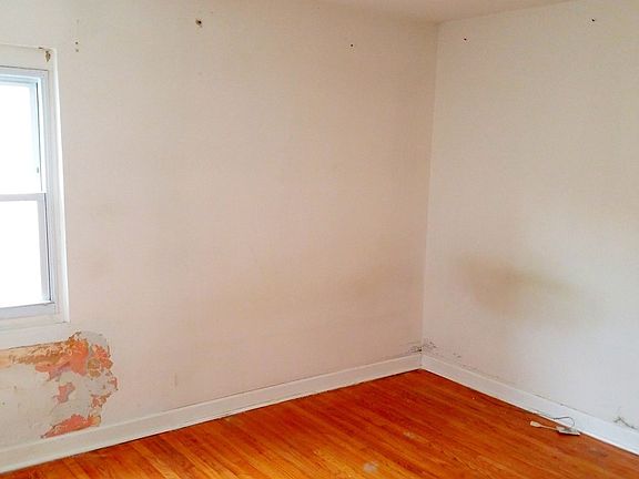 5th image of 4109 N Ozark Ave