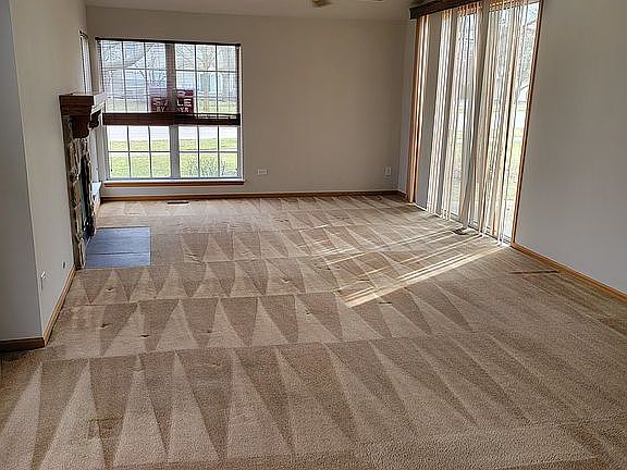 2nd image of 376 Ashford Cir