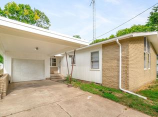 908 Denver St, Waterloo, IA 50702