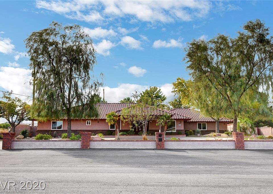 1st image of 5935 S Torrey Pines Dr