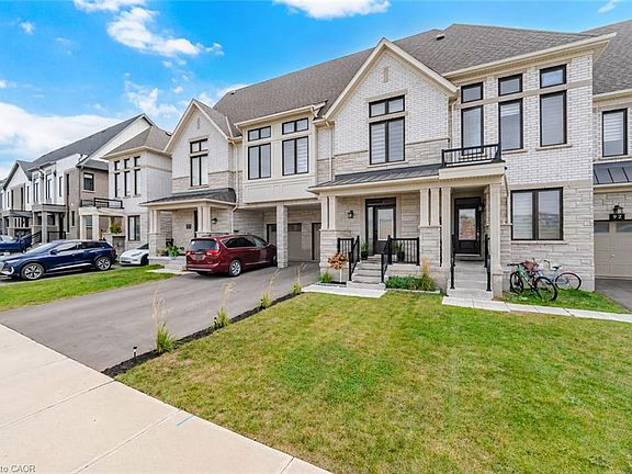 3rd image of 94 Settlers Rd E