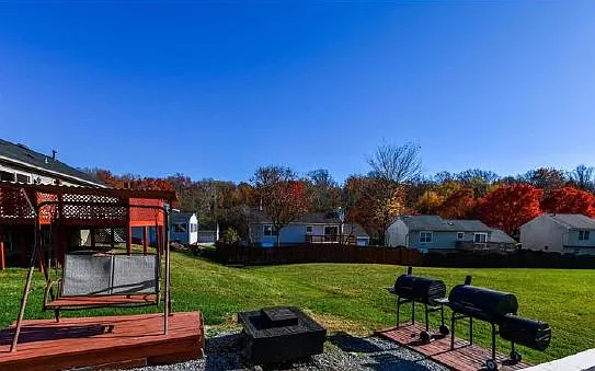 5 bed, 1708 sqft, $3,410 — Photo 2