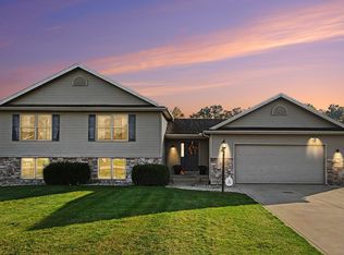 71409 Ilean Rd, Edwardsburg, MI 49112
