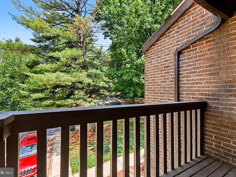 2105 Glencourse Ln — Photo 39