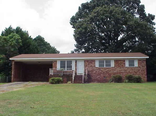 124 Twin Creek Dr, Boiling Springs, SC 29316