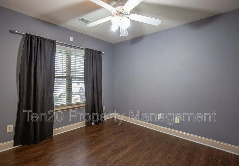 130 Lee Road 2170 — Photo 11