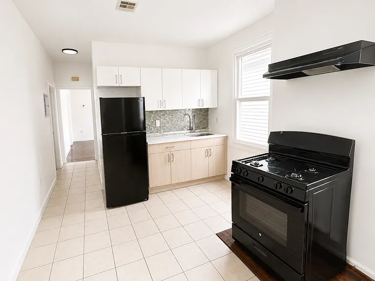 233 Rose St — Photo 15