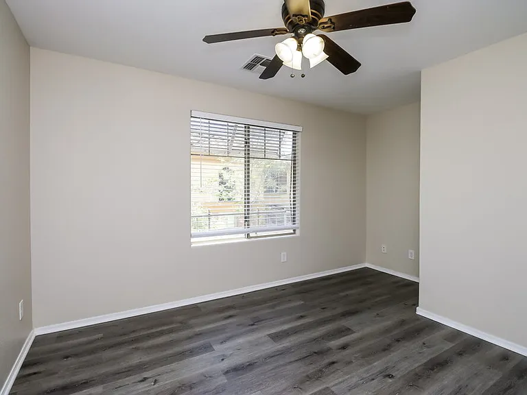 2451 E Vermont Dr — Photo 12