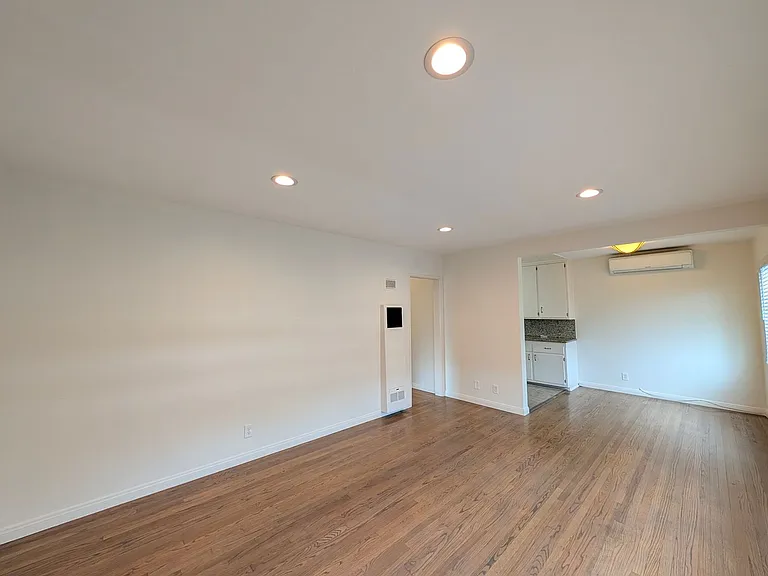 Magnolia Manor — Photo 21