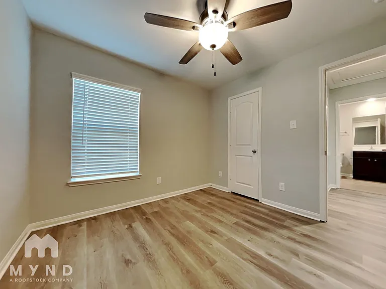 8431 Liberty Sky Rd — Photo 15