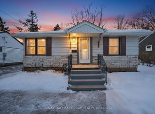 8 Newton St, Barrie, ON L4M 3N3