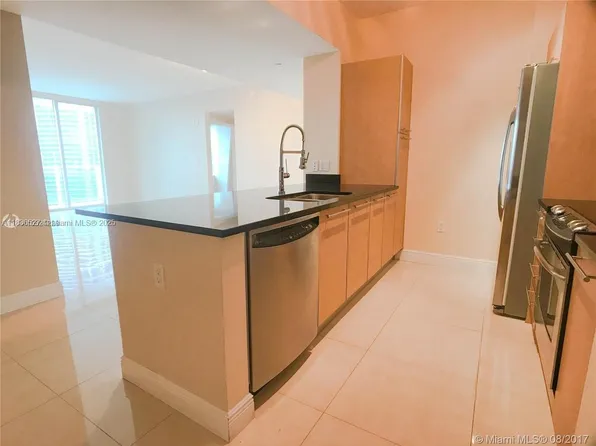 951 Brickell Ave APT 2405, Miami, FL 33131