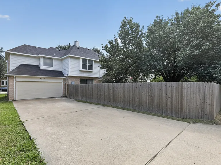 2740 Windswept Ln — Photo 8