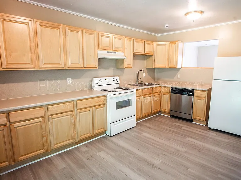 113 Louella Dr — Photo 3