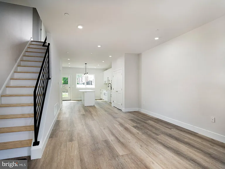 303 Fountain St — Photo 7